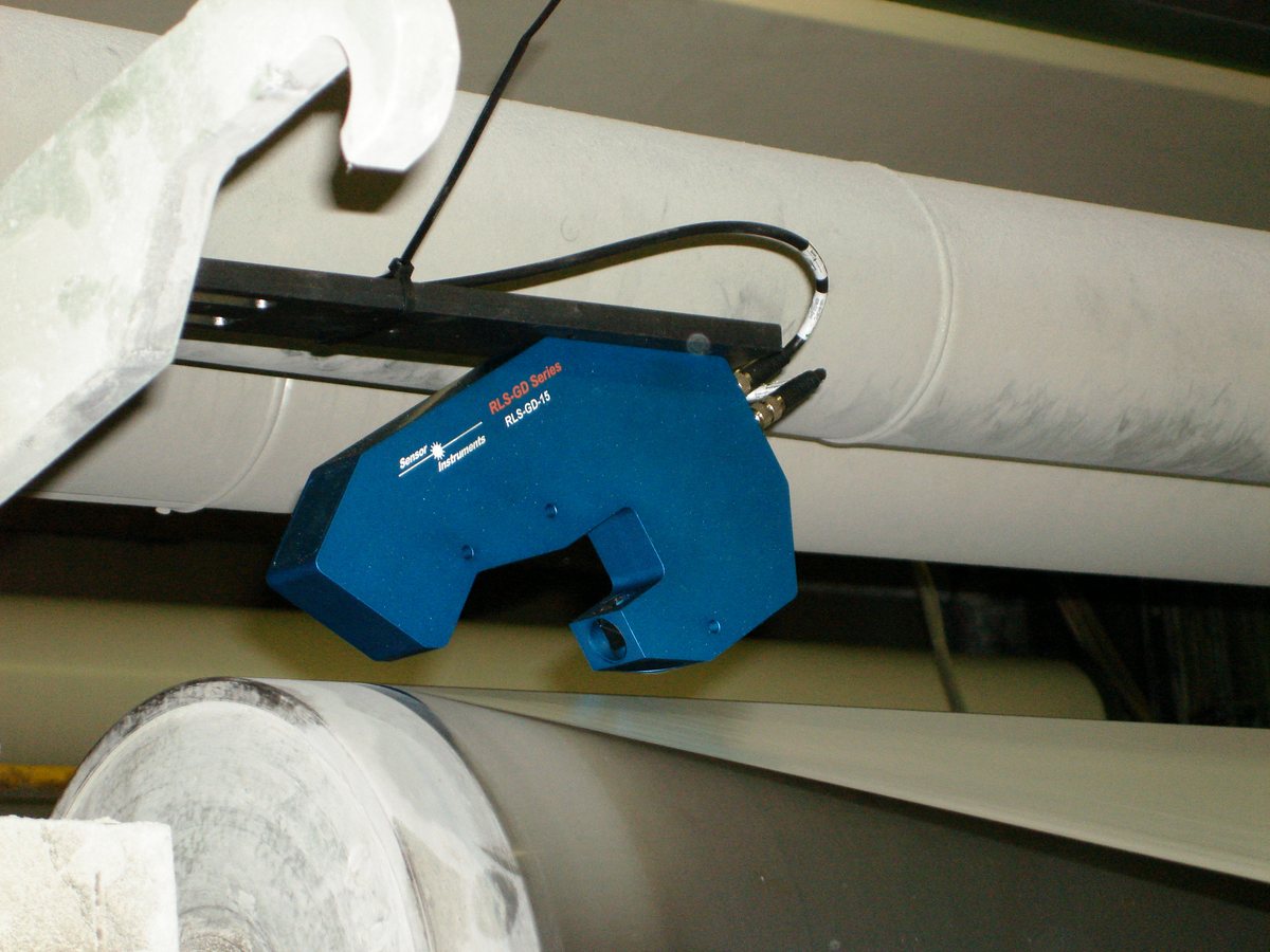 Czujnik połysku Sensor Instruments – kontrola powierzchni w linii